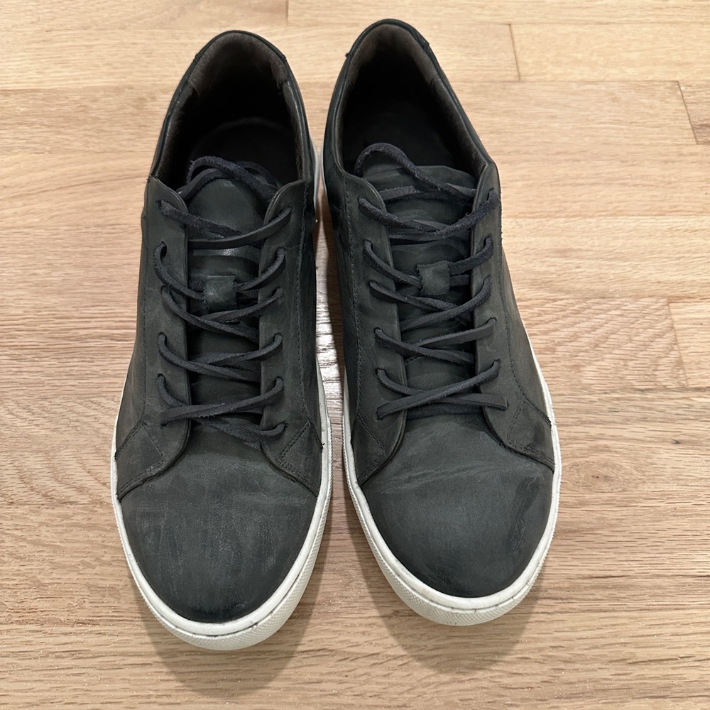 Men’s FreeBird Black Leather Sneakers